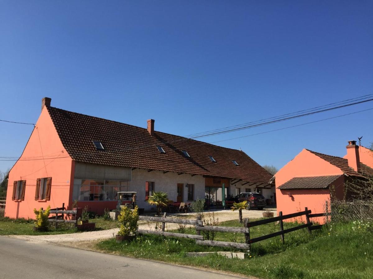 Gite Chez Marcel Et Bea La Chapelle-Saint-Sauveur  外观 照片